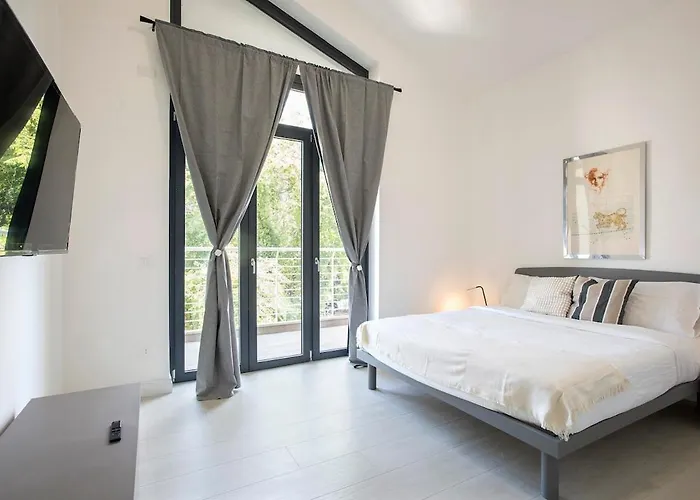 Urban Oasis Near Termini, Free Parking&patio, Int3 *