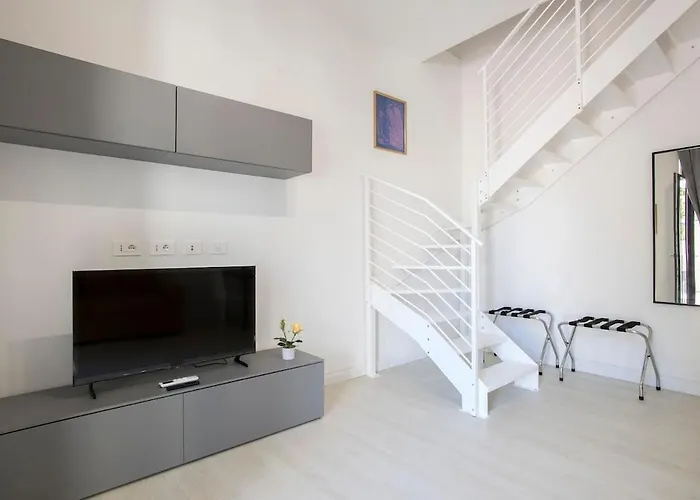 Urban Oasis Near Termini, Free Parking&patio, Int3 Daire