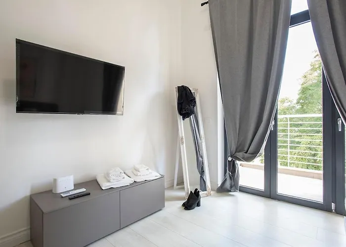 Apartment With Large Terrace And Free Car Parking Int3 Appartamento *