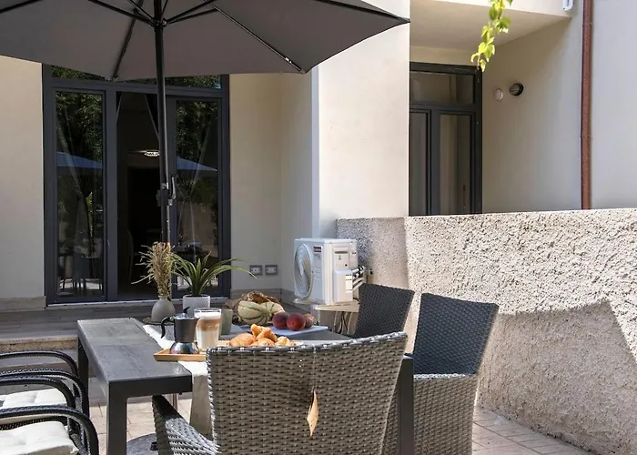 Appartamento Apartment With Large Terrace And Free Car Parking Int3 *