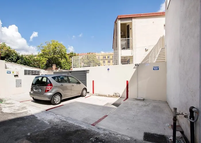 Apartment With Large Terrace And Free Car Parking Int3