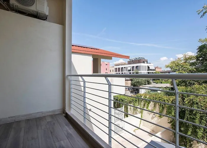 Urban Oasis Near Termini, Free Parking&patio, Int3 *