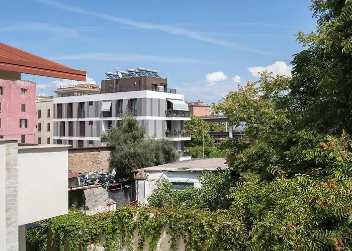 Daire Urban Oasis Near Termini, Free Parking&patio, Int3 Roma