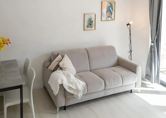 Daire Urban Oasis Near Termini, Free Parking&patio, Int3 Roma